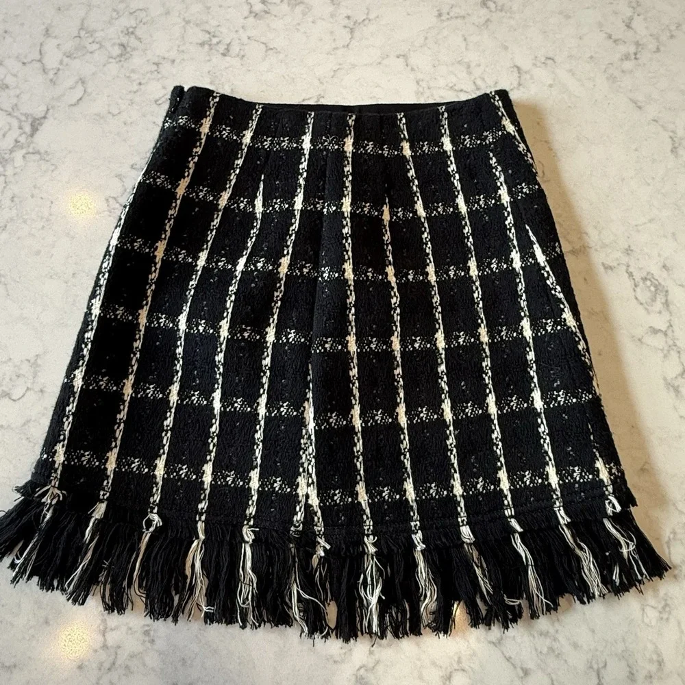 Tory Burch Skirt Size 0 • Black White Plaid Textured Tweed Fringe Hem • Side Zip